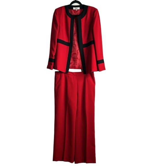 Jon's stndio pants suit size 12 black red black